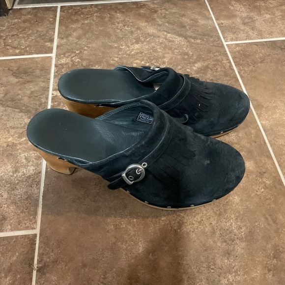 UGG Australia Black Suede Fringe Buckle Slip On Clogs Size 8 - Picture 3 of 5
